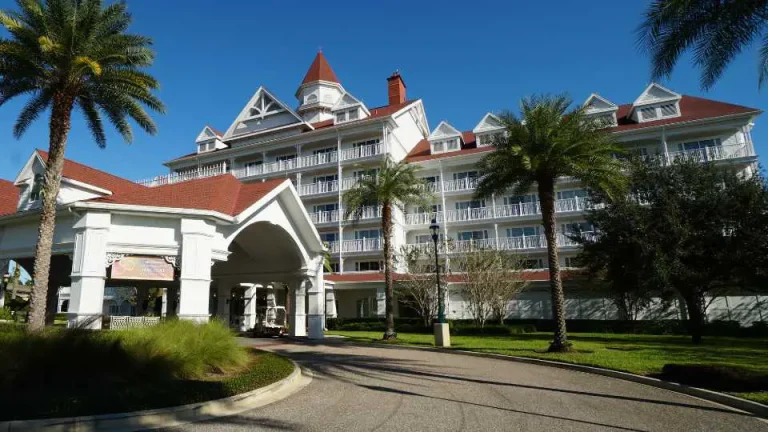 Disney’s Grand Floridian Resort & Spa: Unmatched Luxury and Comfort (Hotel Tour)