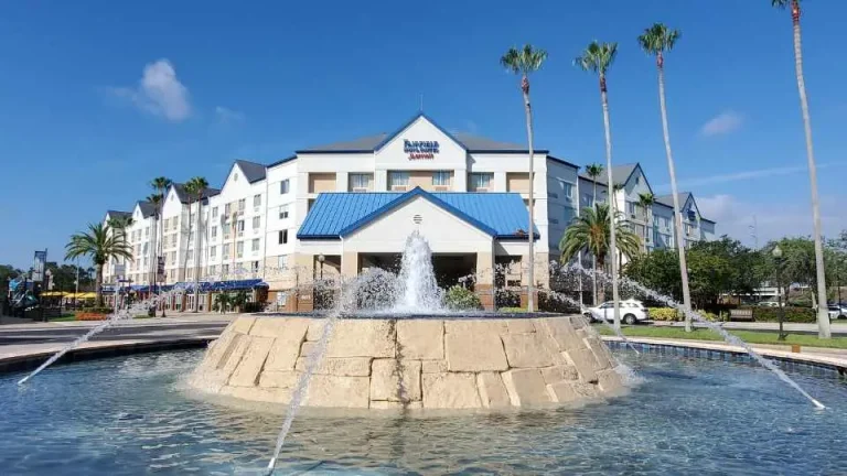 An Affordable Hotel near Disney – Fairfield Inn & Suites by Marriott in the Marriott Village