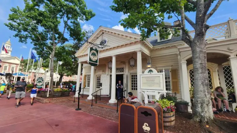 The Liberty Tree Tavern – A Family Feast at the Magic Kingdom