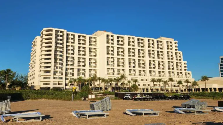 Luxury Meets the Beach: Exploring Fort Lauderdale Marriott Harbor Beach Resort