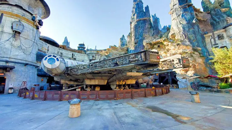 The Ultimate Guide to Star Wars: Galaxy’s Edge – Tips, Attractions, and More