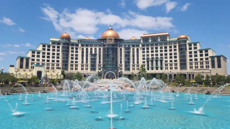 The Universal Helios Grand Hotel at Epic Universe: A Premier Theme Park Experience